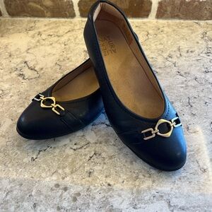 🌸 Naturalizer Women's Vivienne Ornament Blue Flats 🌸